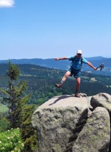 Gilles poinatnt la ligne des Vosges